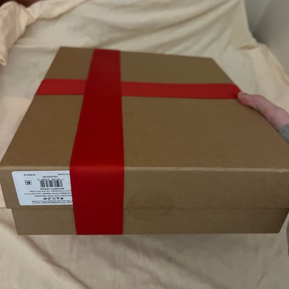 Lucky brand hat and scarf set new in box - Picture 3 of 3